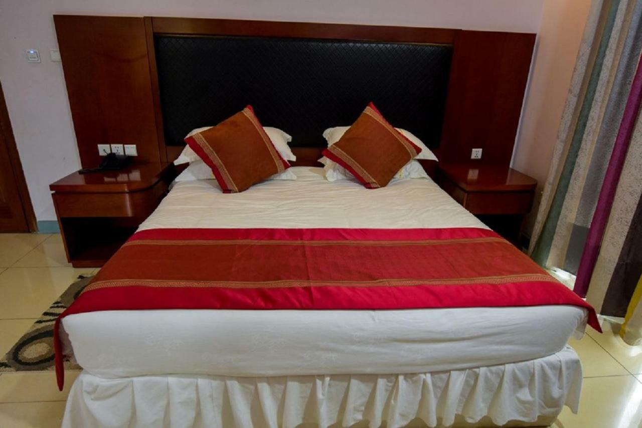 Orient Park Hotel Kigali Bagian luar foto