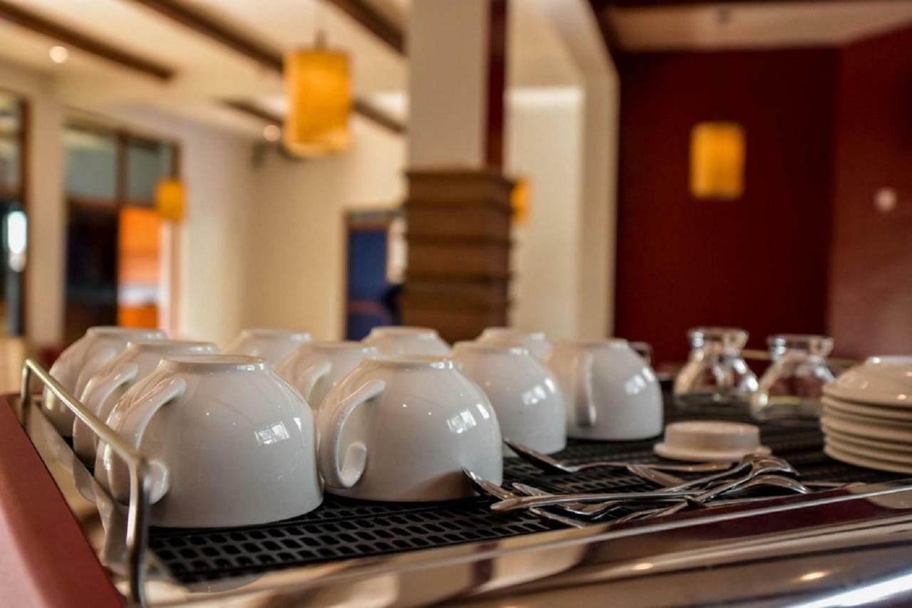 Orient Park Hotel Kigali Bagian luar foto
