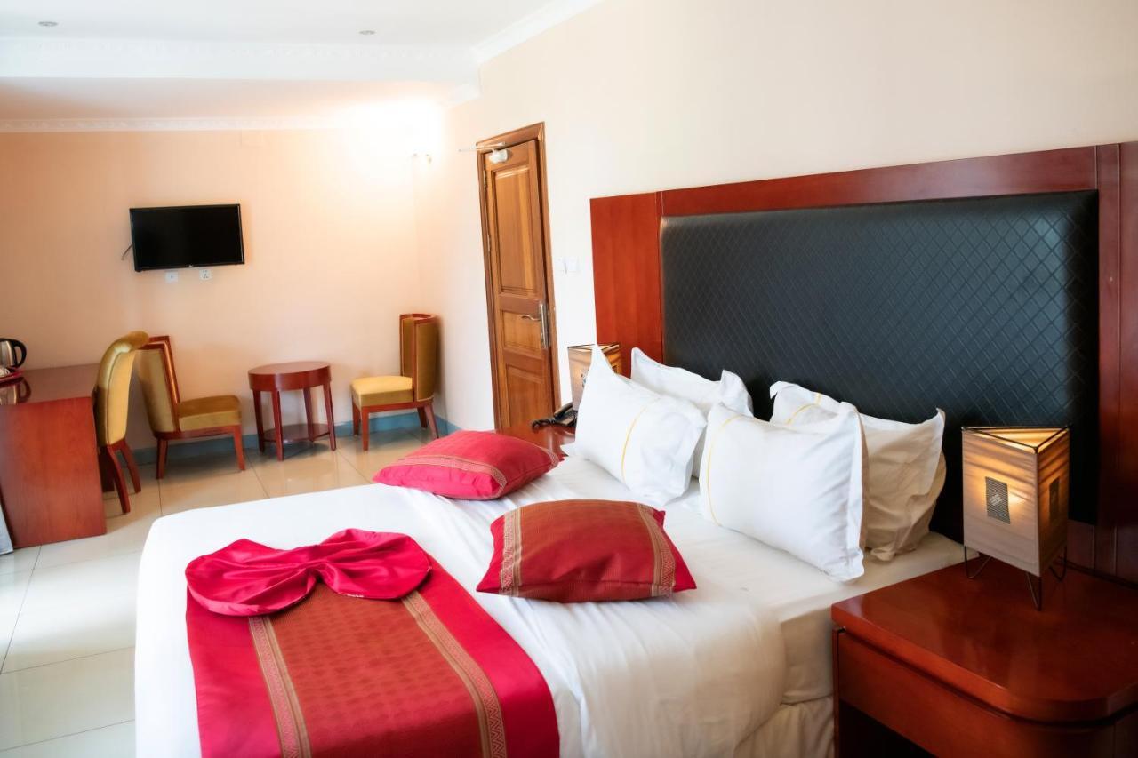 Orient Park Hotel Kigali Bagian luar foto