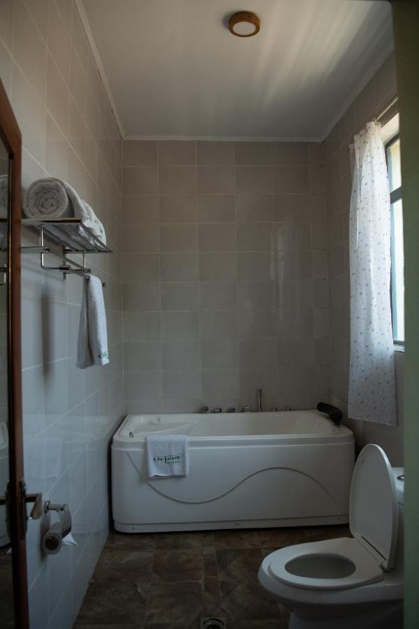 Orient Park Hotel Kigali Bagian luar foto
