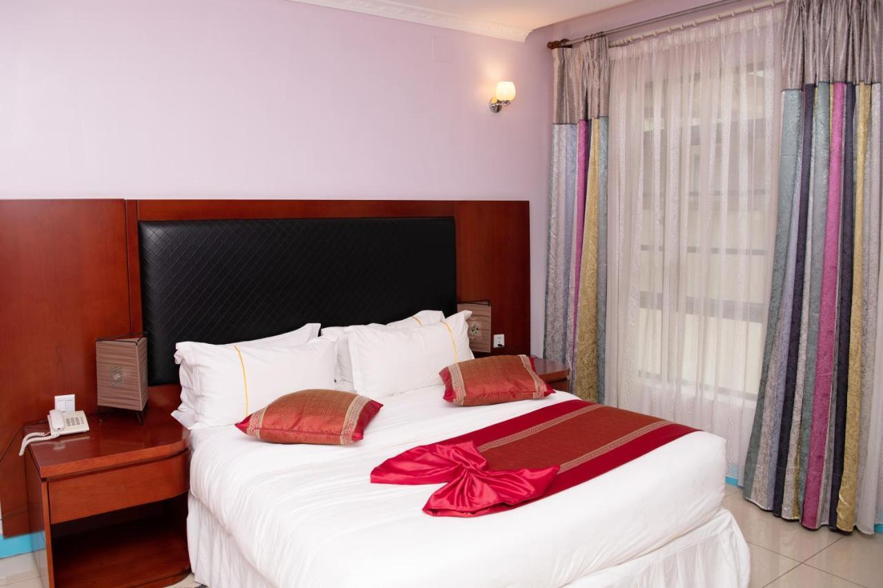 Orient Park Hotel Kigali Bagian luar foto